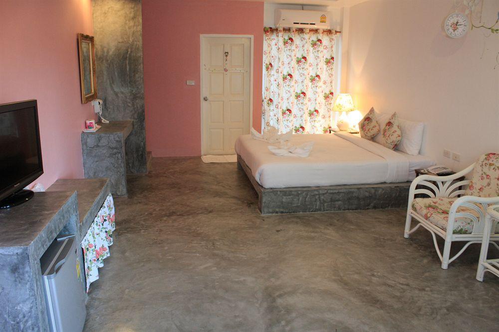 Phuket Chic Boutique Hotel מראה חיצוני תמונה