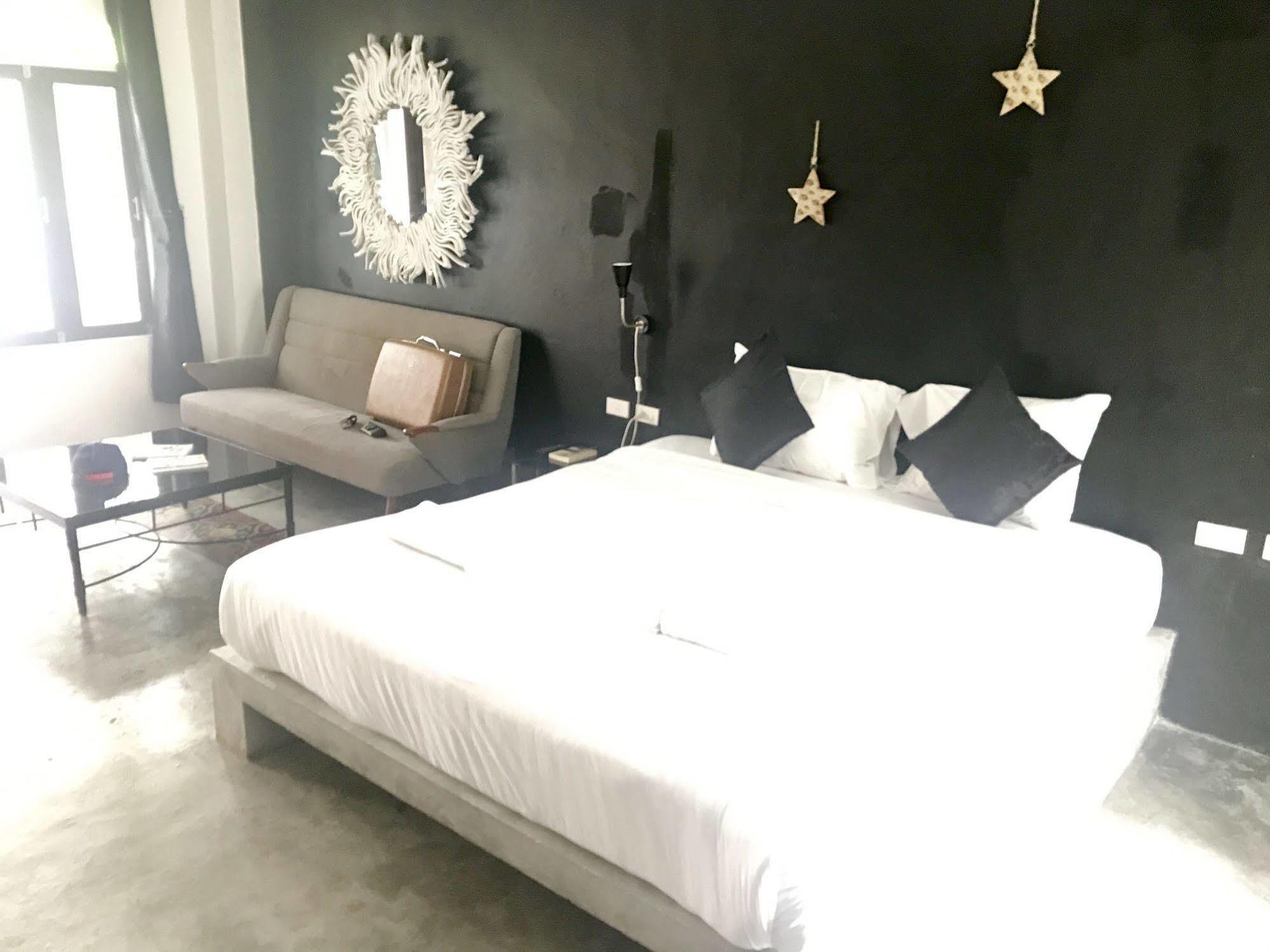 Phuket Chic Boutique Hotel מראה חיצוני תמונה